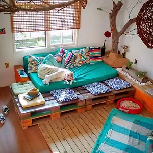 Katsbarnea Hostal